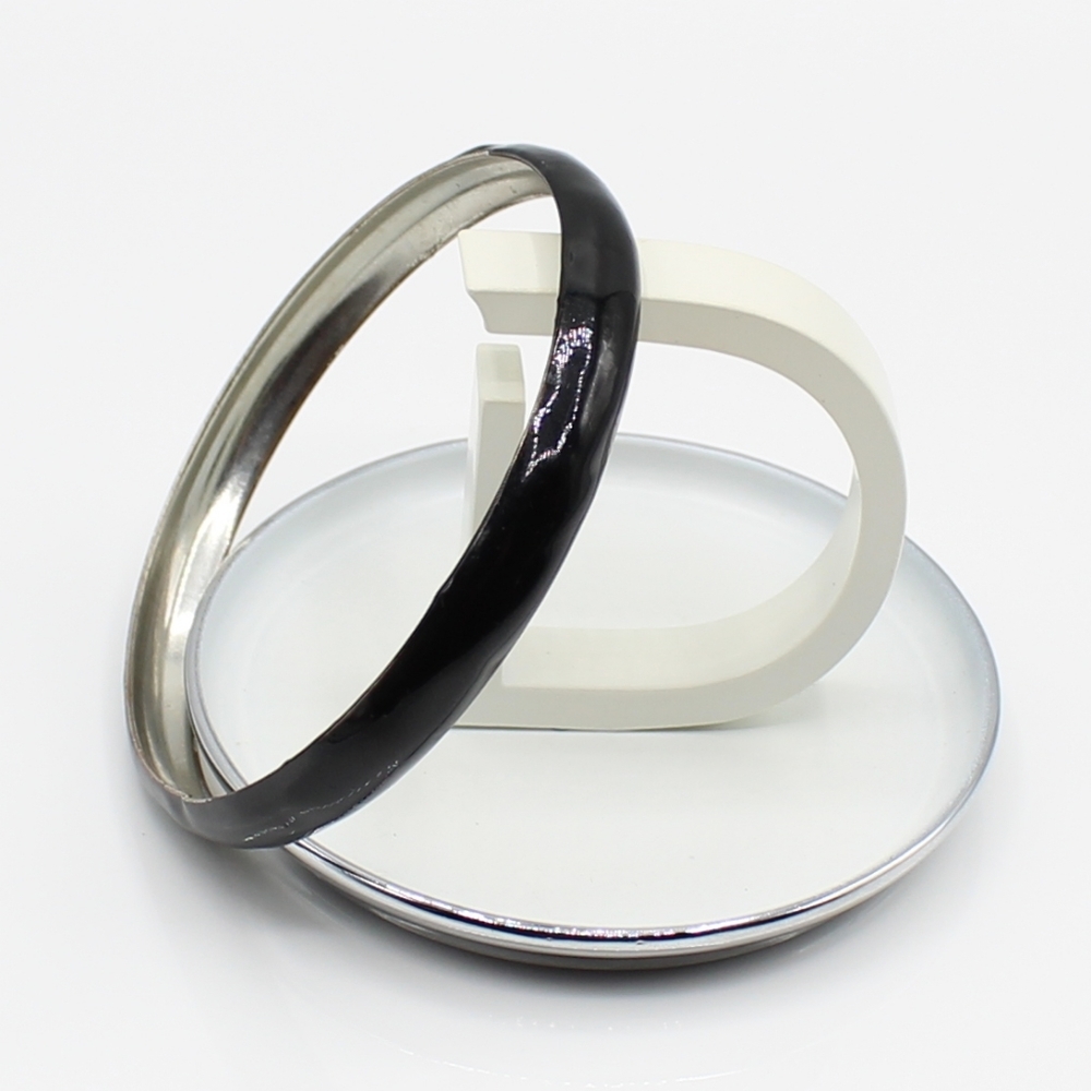 Vintage black enamel bracelet - Picture 1 of 4